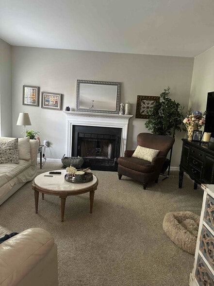 Building Photo - 608 North St NE