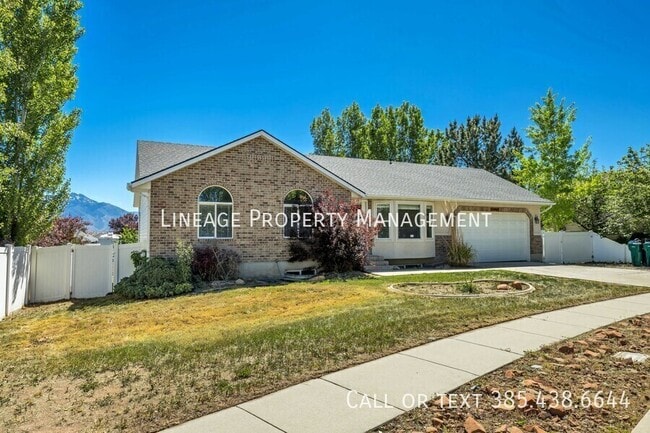 Building Photo - 13863 Kessler Peak Dr