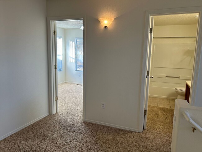 Building Photo - Move-In Special! $100 Off Per Month | 5 be...