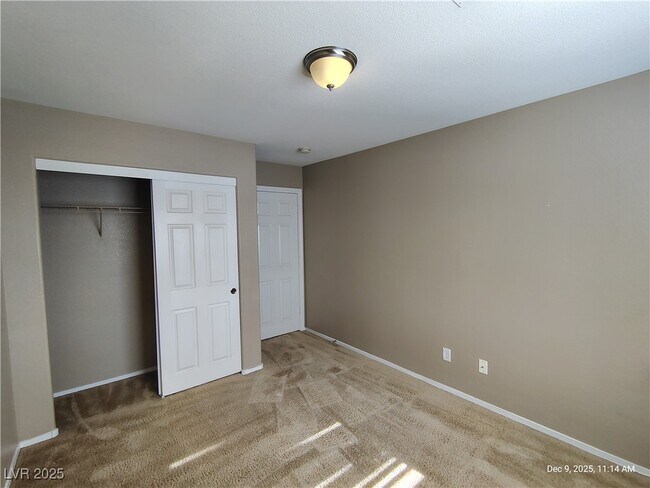 Building Photo - 4715 Deer Forest Ave