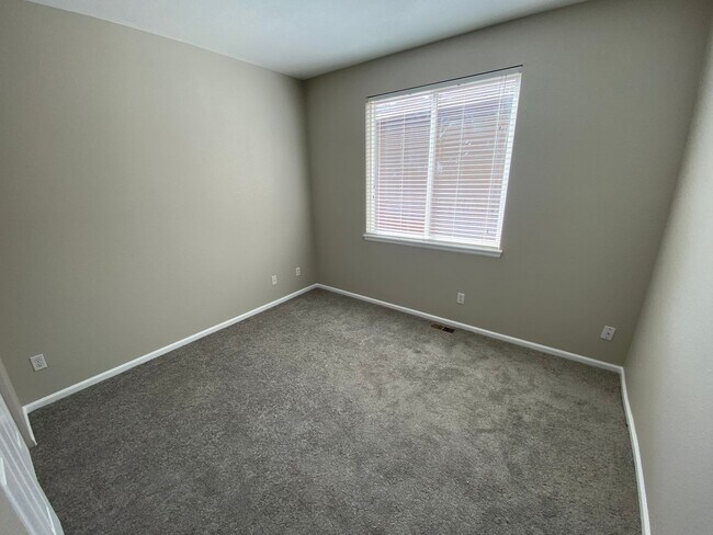 Building Photo - Spacious Home in Horizon Estates