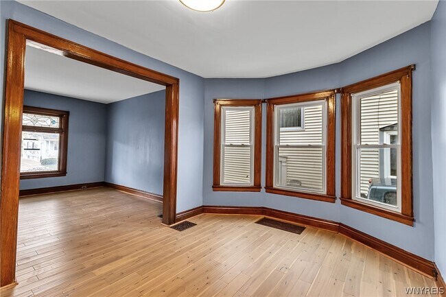 Building Photo - 37 Alsace Ave