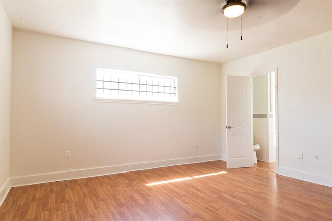 Building Photo - 4918 Leffingwell St