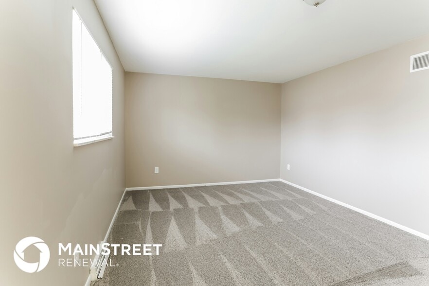 Building Photo - 1866 Dorsetshire Rd