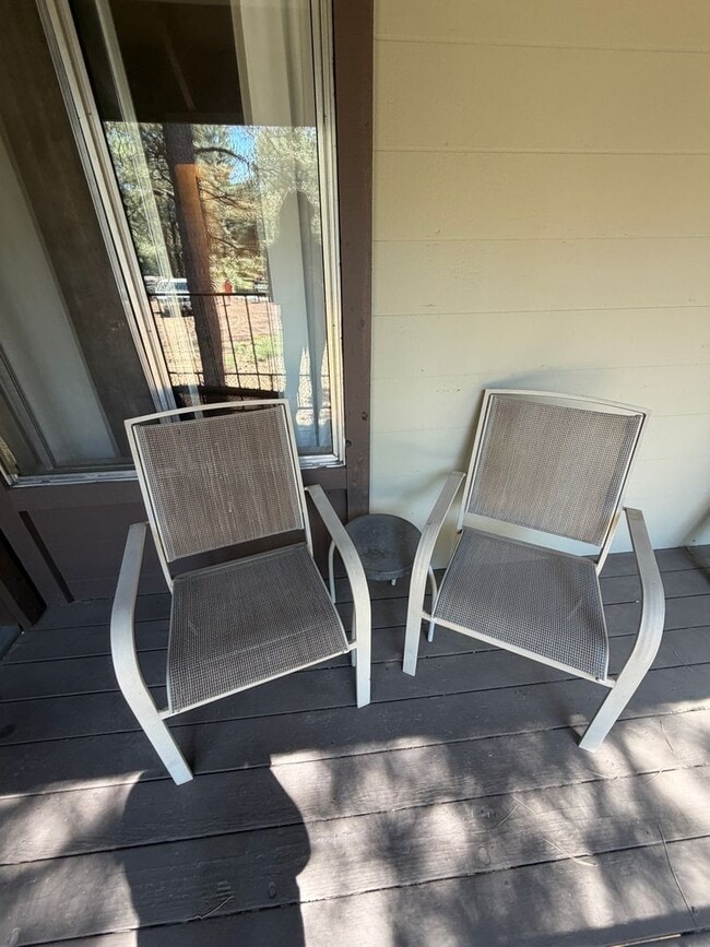 Building Photo - ADJACENT TO NAU: University Meadows-2 Bed/2 Bath Condo Partially Furnished - $1,850.00