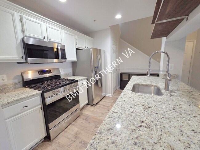 Building Photo - 46630 Drysdale Terrace