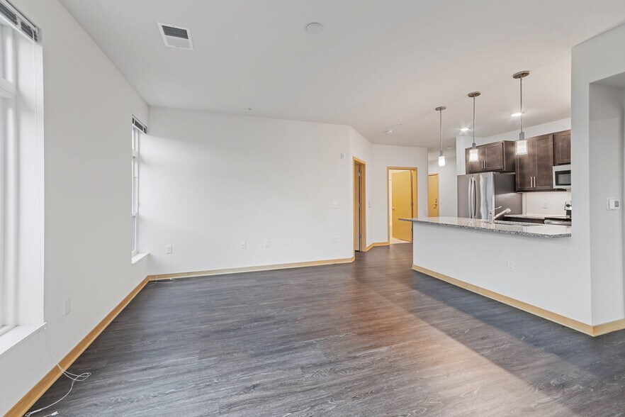 Building Photo - 1121 S Park St