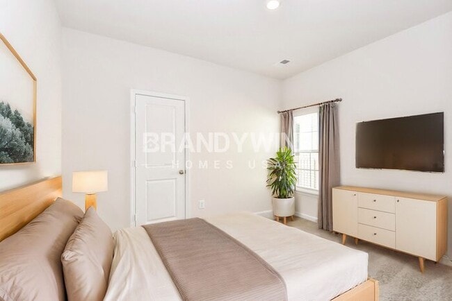 Building Photo - 662 Patmore Dr