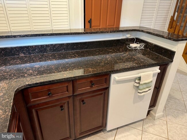 Building Photo - 470 Dresher Rd