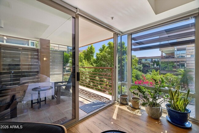 Building Photo - 7157 E Rancho Vista Dr