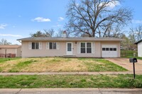Building Photo - 2140 Lindsay Ln