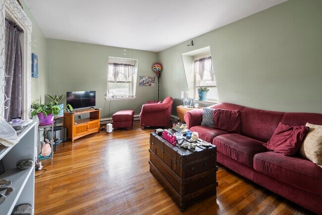 Building Photo - 38 Spring St