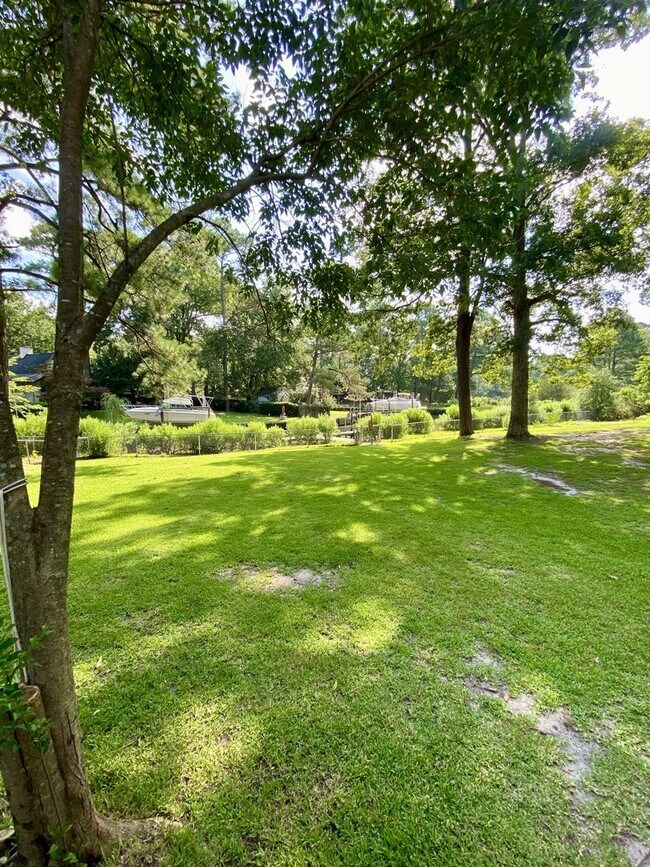 Building Photo - Beautiful Elizabeth River Home