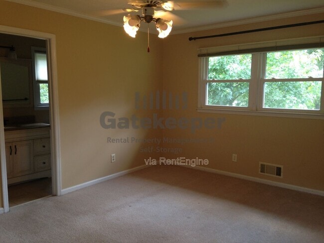 Building Photo - 105 Timberlane Trail