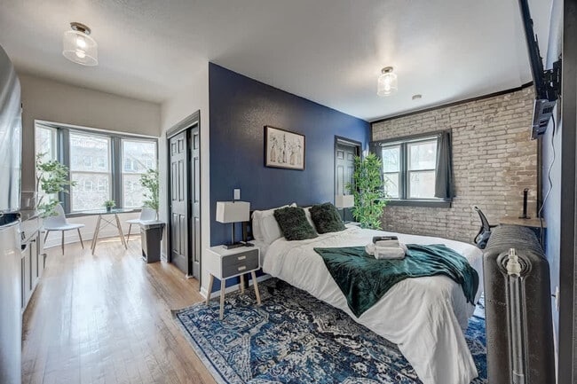 Building Photo - 1930 N Prospect Ave