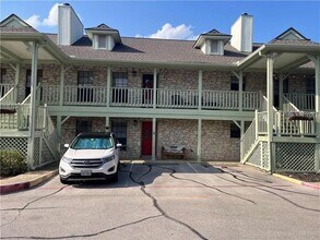Building Photo - Half-mile from Downtown Round Rock!!!