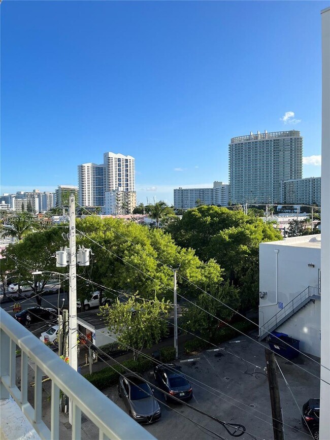 Building Photo - 1610 Lenox Ave