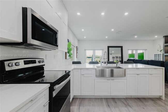 Building Photo - 12735 SW 49th Ct