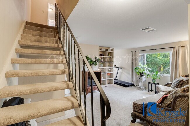 Building Photo - 138 Warwick Dr