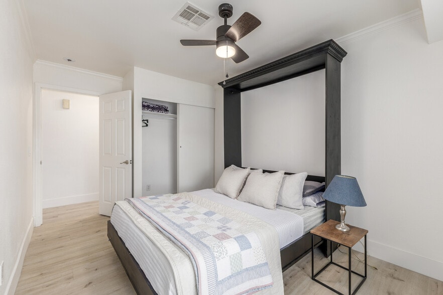 Building Photo - 15433 N 63rd St