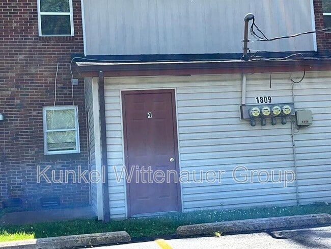 Building Photo - 1809 Jamestown Rd