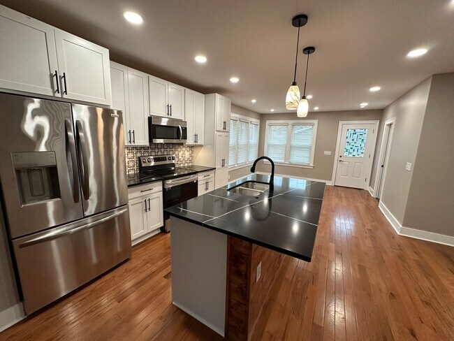 Building Photo - Deming Ave 2697-2699 NSLLC