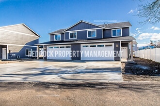 Building Photo - 1108 N Davis Ln