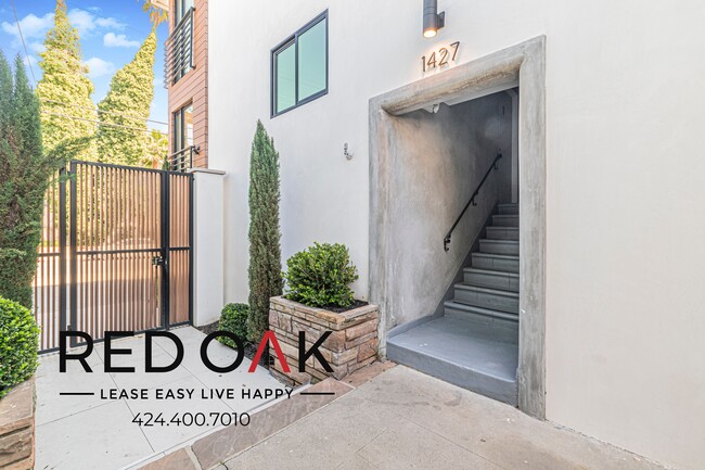 Building Photo - 1427 N Vista St
