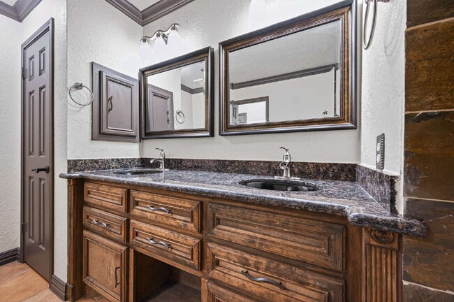 Building Photo - One of a kind home in Katy with large backyard and outdoor Oasis. With nearly 2300 sqft there's p...