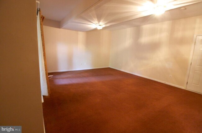 Building Photo - 21485 Trowbridge Square
