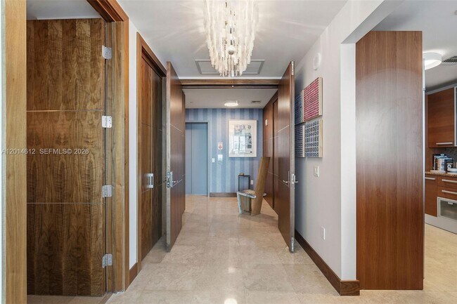Building Photo - 5959 Collins Ave