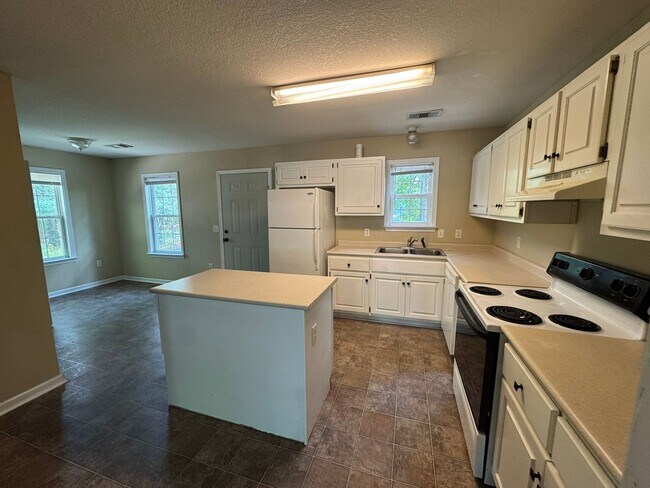 Building Photo - 5601 Landings Pkwy