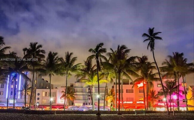 Building Photo - 1720 SW 11th St