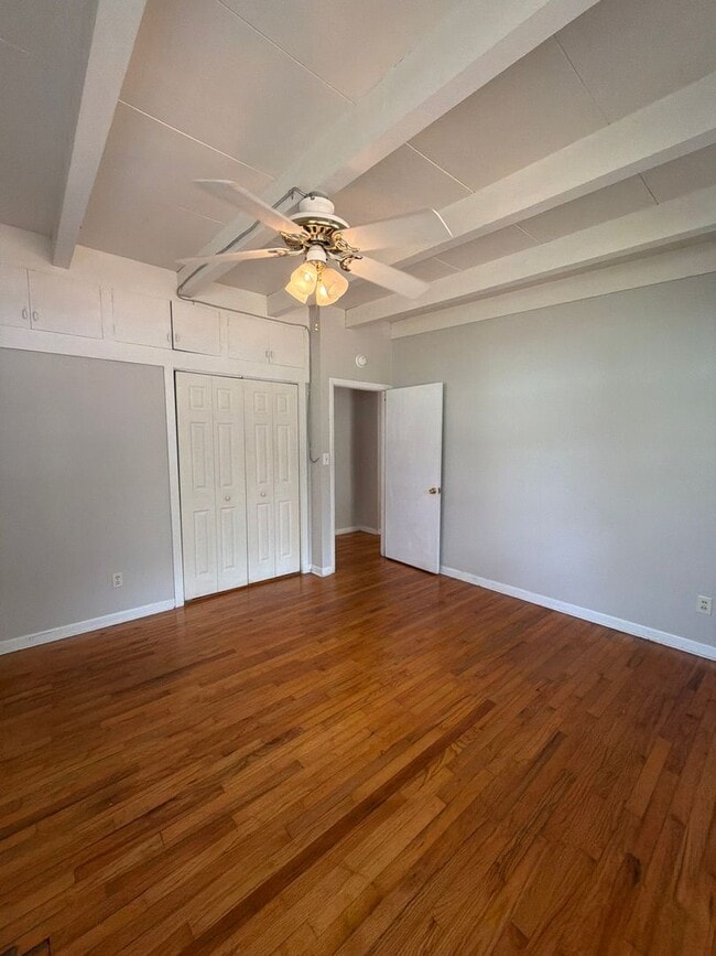 Building Photo - 717 Edgewood St