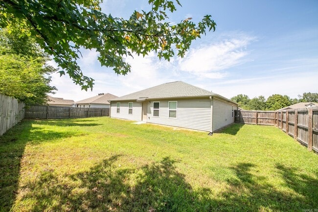 Building Photo - 1604 Lil Larry Dr