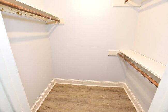 Building Photo - 1048 Ridgemeadow Ln