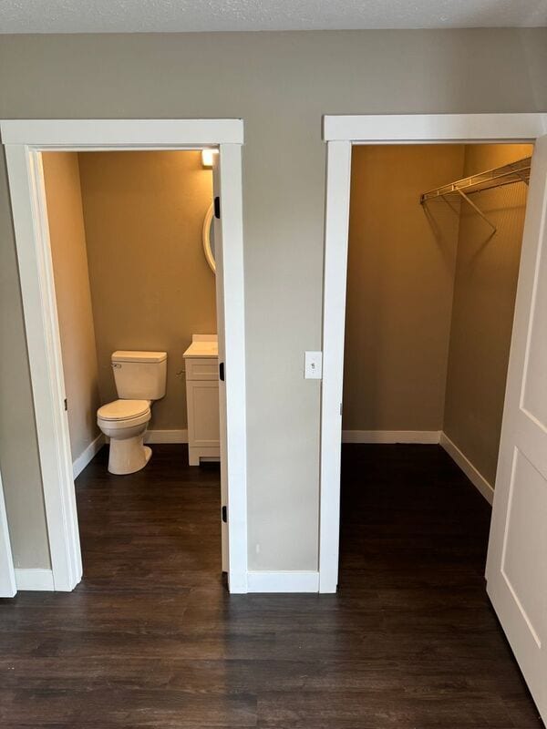 Building Photo - 2121 Southfork Dr