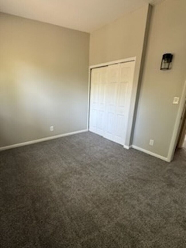 Building Photo - Schedule a Showing Today!!!