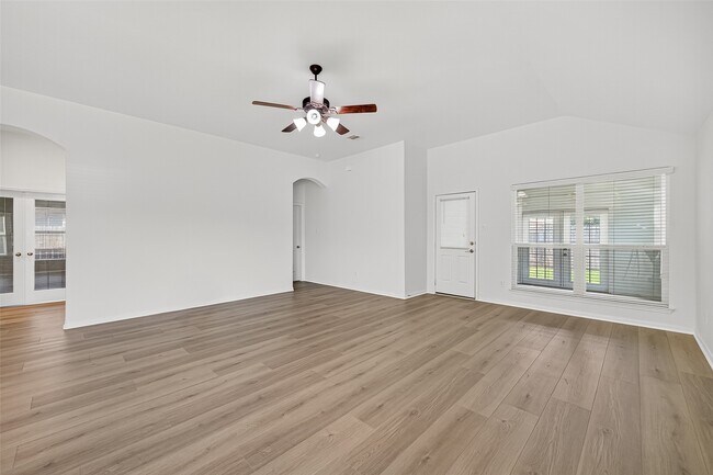 Building Photo - 22202 Thresher Ct