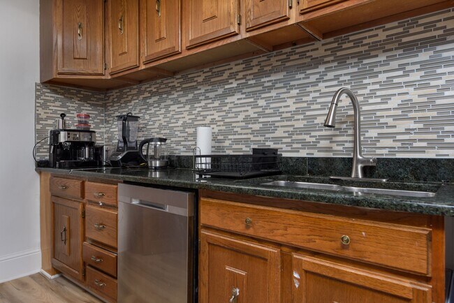 Building Photo - 132 State St