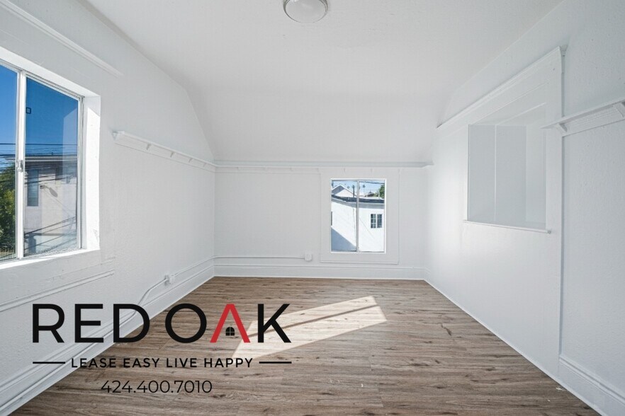 Building Photo - 615 S Soto St