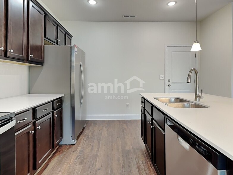 Building Photo - 12204 Golden Farm Ln