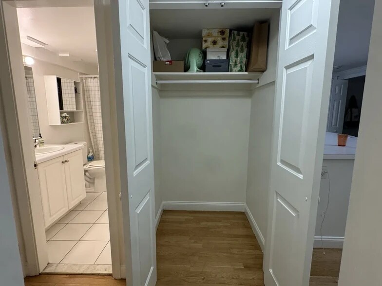 Building Photo - 17 Fairbanks St