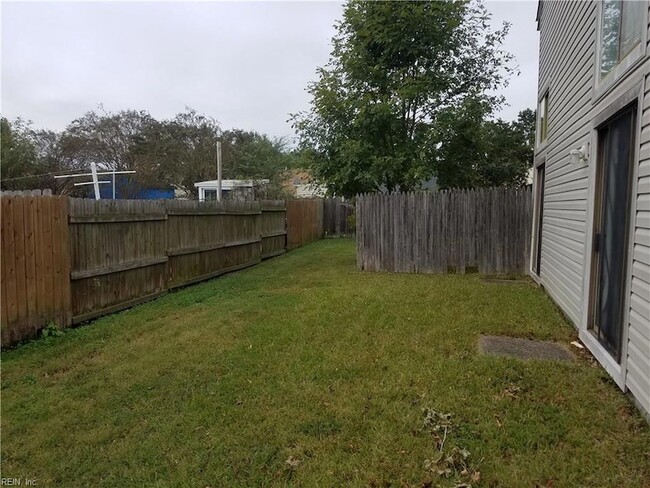 Building Photo - 1553 Bridle Creek Blvd