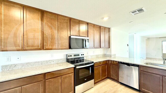 Building Photo - 1642 W Pima Ave