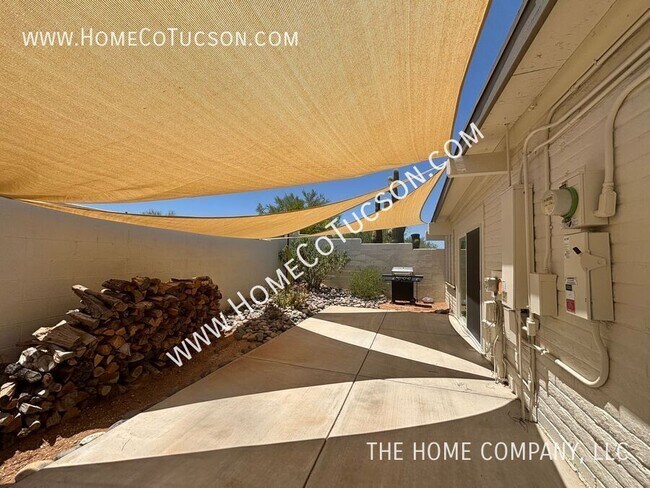 Building Photo - 8628 N Placita Del Cardo