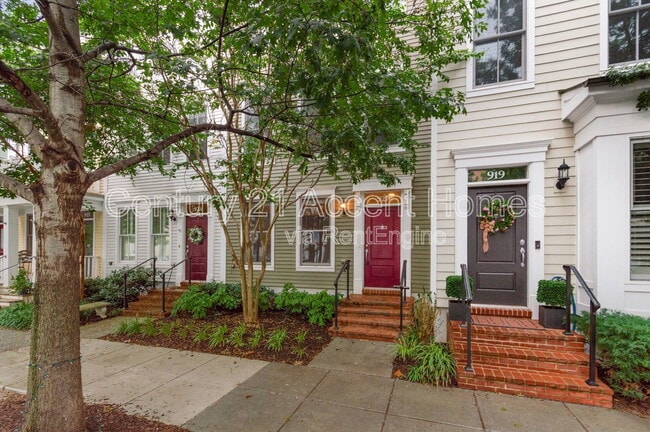 Primary Photo - 921 N Alfred St