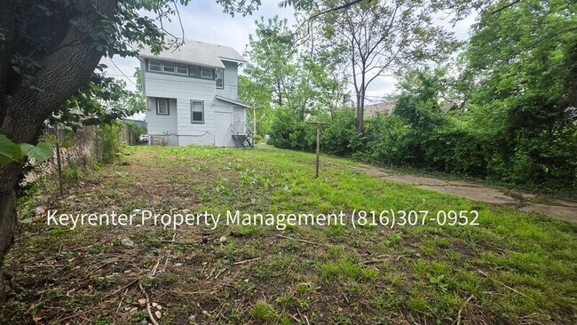 Building Photo - 2607 E 73rd St