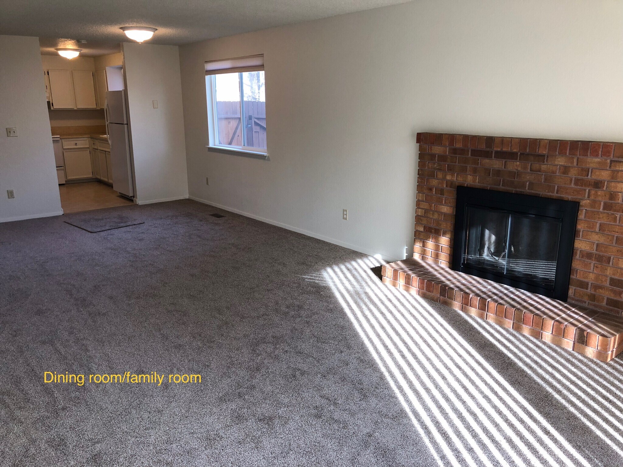 Building Photo - 583 Amanita St