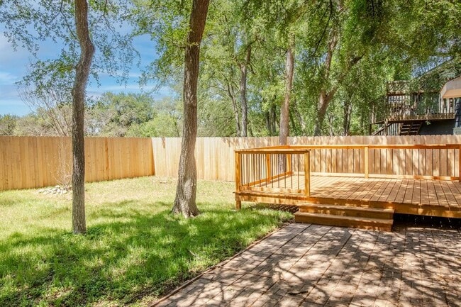 Building Photo - 2204 Coats Cir